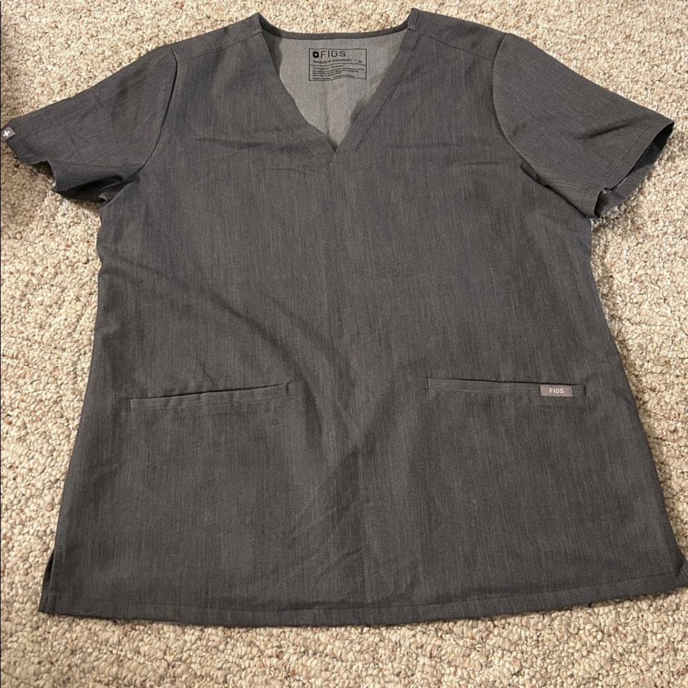 FIGS Technical Collection Scrub Top – Women’s Medium, Excellent Condition - Picture 5 of 14
